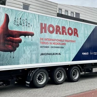 Trailer bij het loading dock van de Meervaart